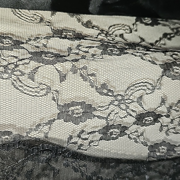 Planet Spirit Black Lace Hooded Cape NWOT Halloween Witch Day of the Dead 56" - Picture 6 of 14